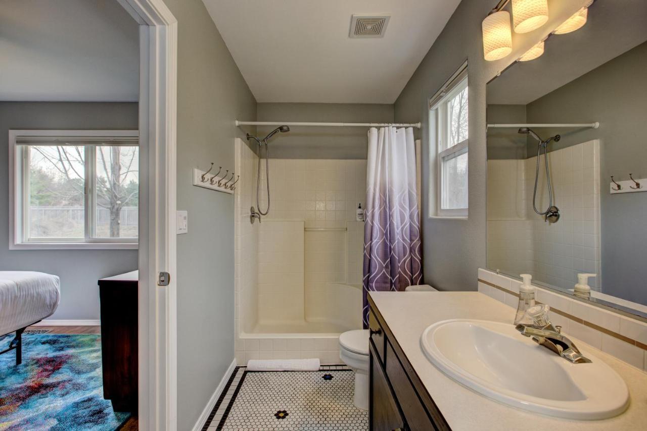 Hello Dolly: Cozy 3-Bed Retreat with Fireplace near Trails and River Eagle Exterior photo