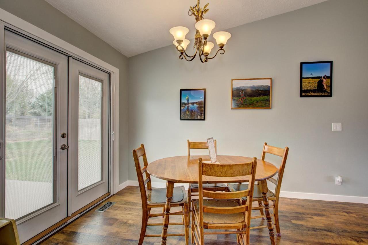 Hello Dolly: Cozy 3-Bed Retreat with Fireplace near Trails and River Eagle Exterior photo