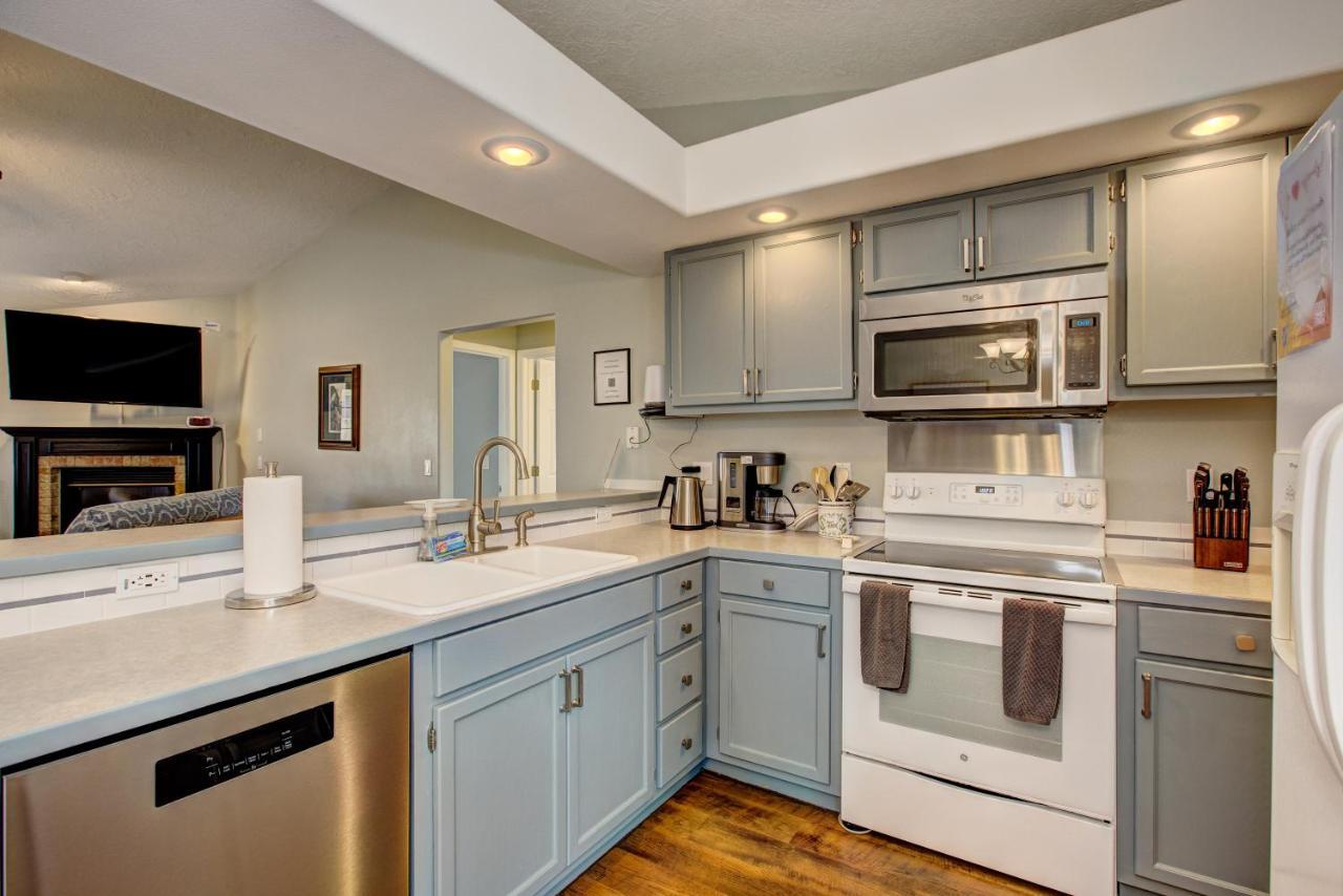 Hello Dolly: Cozy 3-Bed Retreat with Fireplace near Trails and River Eagle Exterior photo