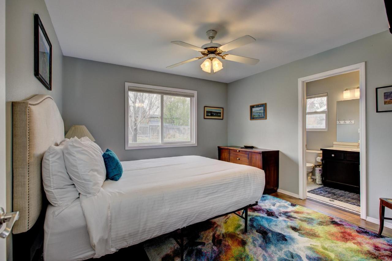 Hello Dolly: Cozy 3-Bed Retreat with Fireplace near Trails and River Eagle Exterior photo