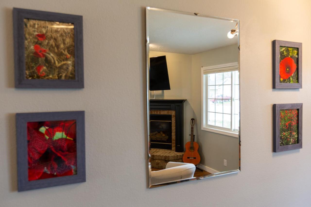 Hello Dolly: Cozy 3-Bed Retreat with Fireplace near Trails and River Eagle Exterior photo